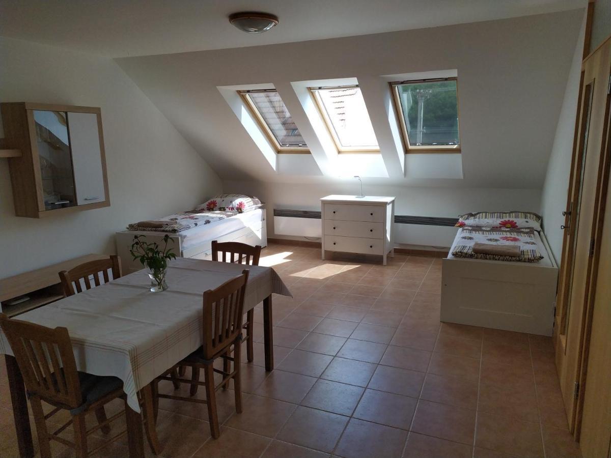 Apartment Koprivovi Němčičky Extérieur photo